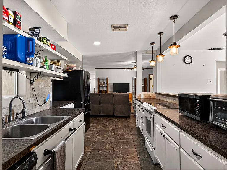 7239 Bridle Path — Photo 10