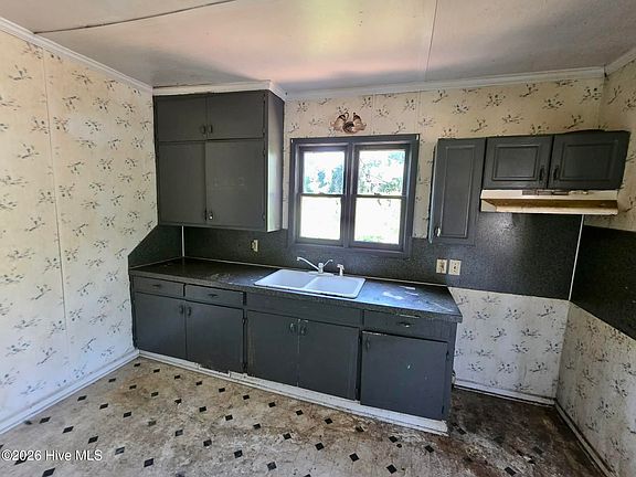 5th image of 924 Old Lilesville Road