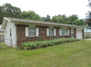 1901 S Garland Douglas Dr, Neosho, MO 64850