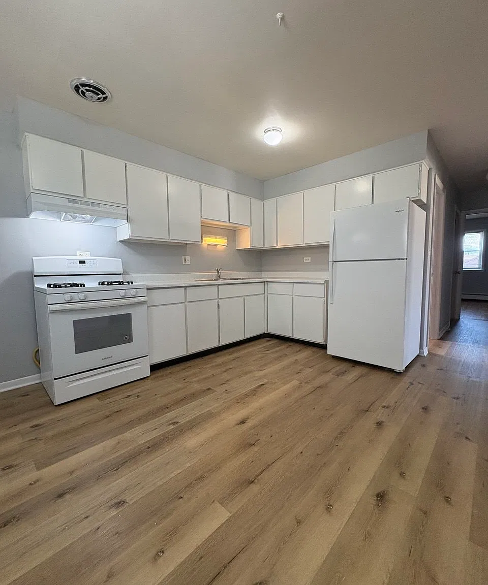 2 bed, 1.5 bath, 1450 sqft, $1,700 — Photo 2