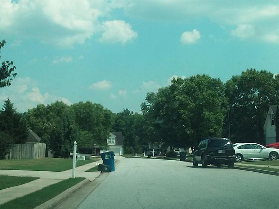 5th image of 3810 Brushymill Ct