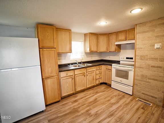 2nd image of 204 9th St SW