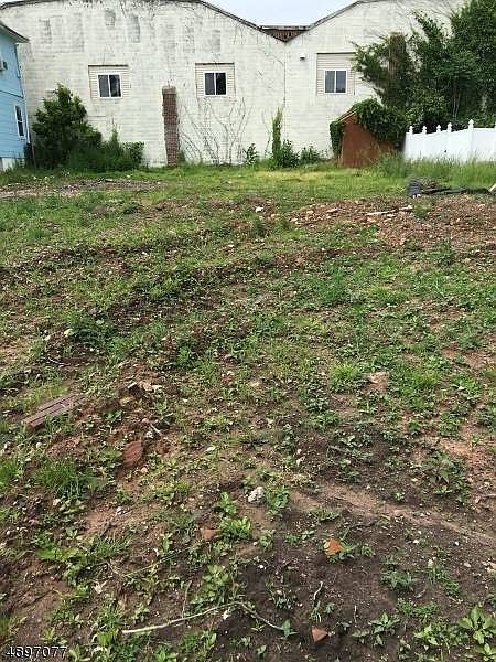 1st image of 640 Willow Ave