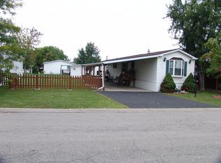 1089 Ridgewood Dr, Lockport, NY 14094