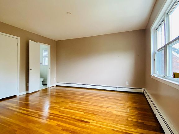 4th image of 67 Briggs Ave #3