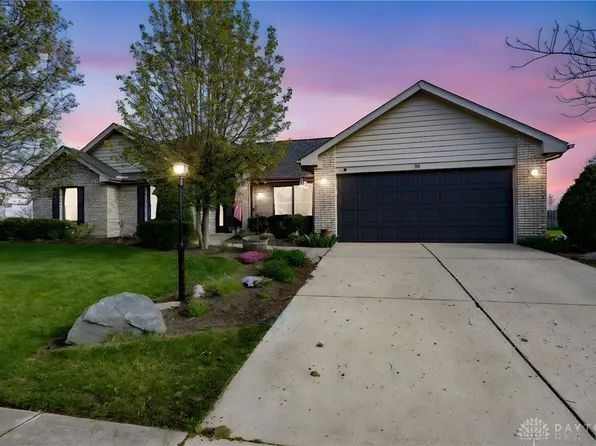 90 Crown Point Mdws, Centerville, OH 45458