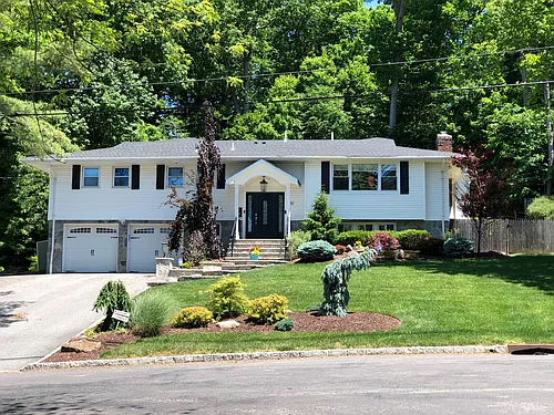 40 Rumson Rd Photo 1
