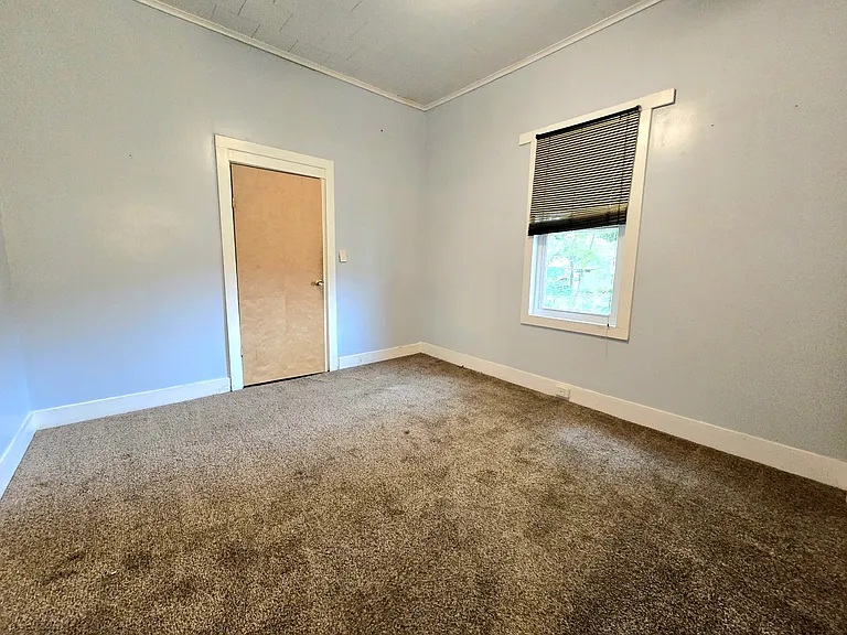 511 E La Rua St — Photo 12