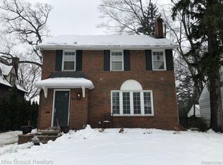 90 Oakdale Blvd, Pleasant Ridge, MI 48069