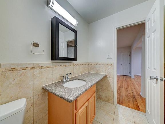 3rd image of 31 Soundview Dr #A3