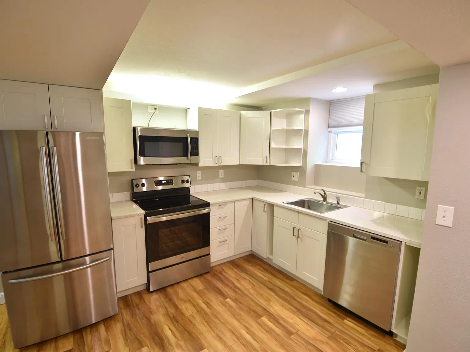 1 bed, 864 sqft, $2,730 — Photo 3