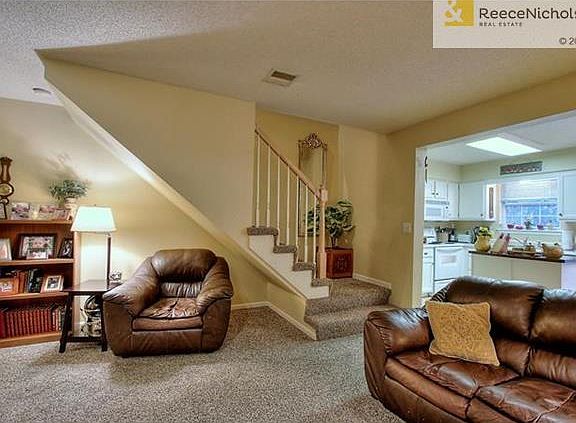 5th image of 5924 NE Moonstone Dr