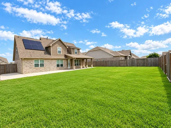 14615 Saratoga Ln, Mont Belvieu, TX 77523