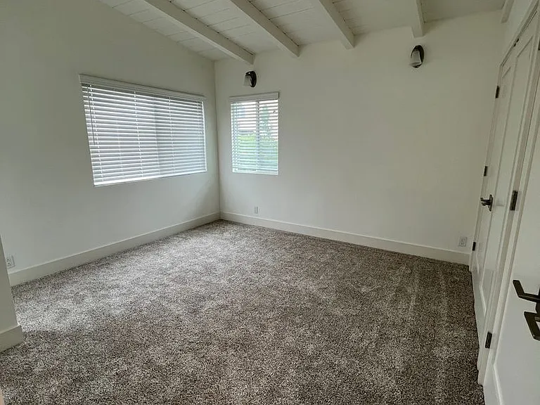 1164 Shelburn Ln — Photo 15