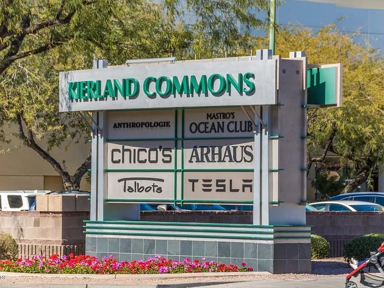 Minutes away to Kierland Commons! Outdoor shopping, dining, entertainment