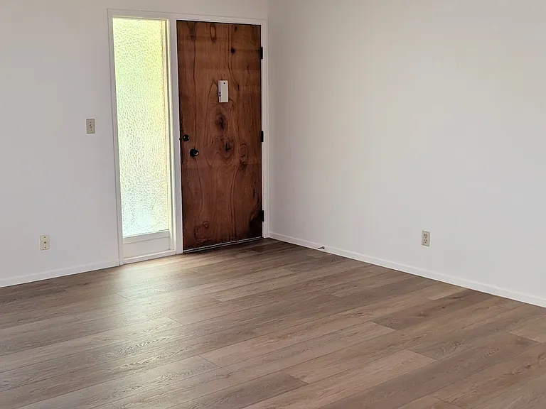 646 Baden Ave #2 — Photo 9