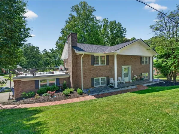 648 Knollwood Dr, Mount Airy, NC 27030