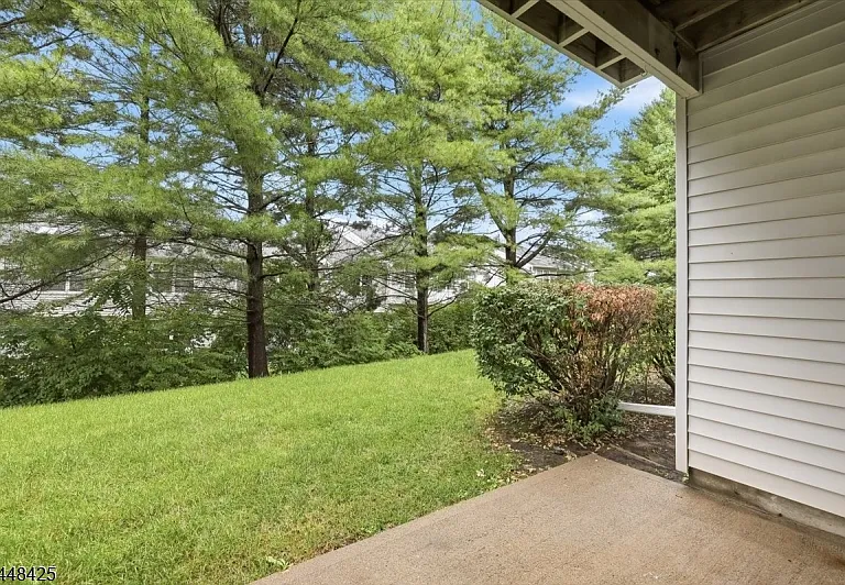 604 Knollwood Ct — Photo 19