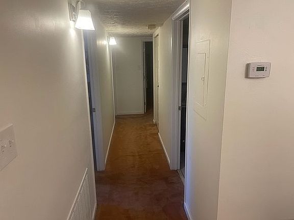 hallway to bedrooms
