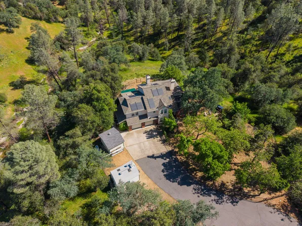 8745 Glendive Ln, Redding, CA 96001