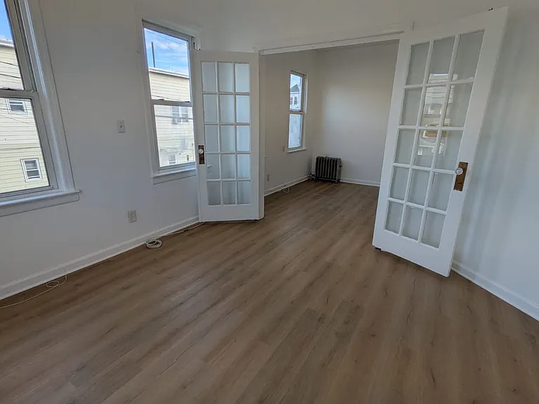 116 Knapp Ave #4 — Photo 9