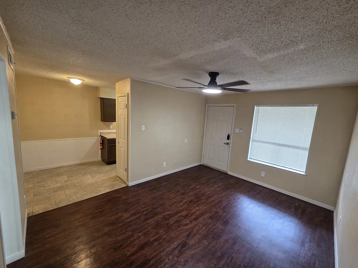 Building Photo - 601 Harbour Ave #205