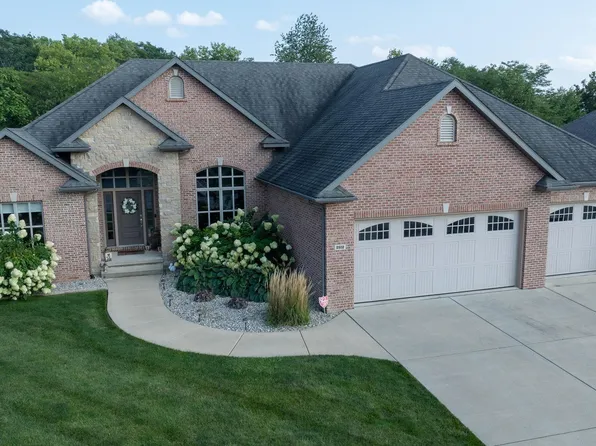 2812 Pat Tillman Dr, Springfield, IL 62711