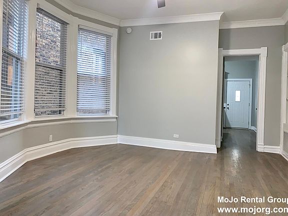 4th image of 3542 N Bosworth Ave #1