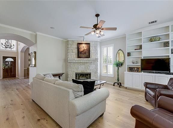 4th image of 3901 Mira Vista Dr