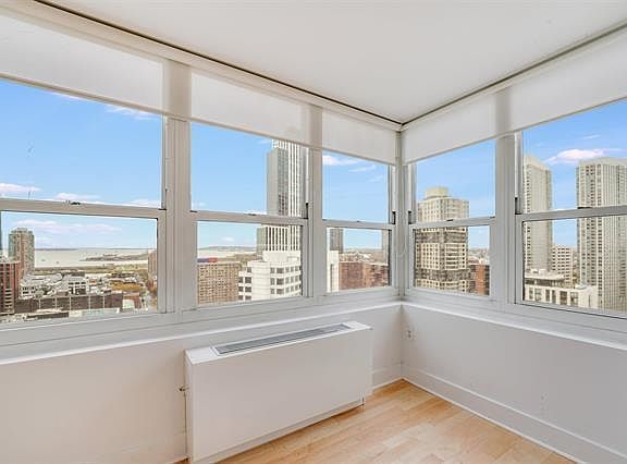 5th image of 88 Morgan St APT 2808