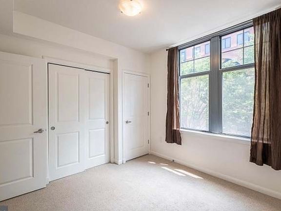 4th image of 1021 N Garfield St APT 236