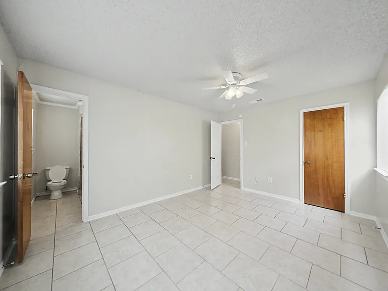 1709 Moonlight Dr — Photo 9