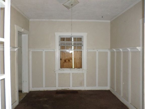 4th image of 1203 E Dayton St