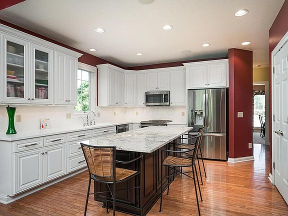 2nd image of 2754 Northmont Dr