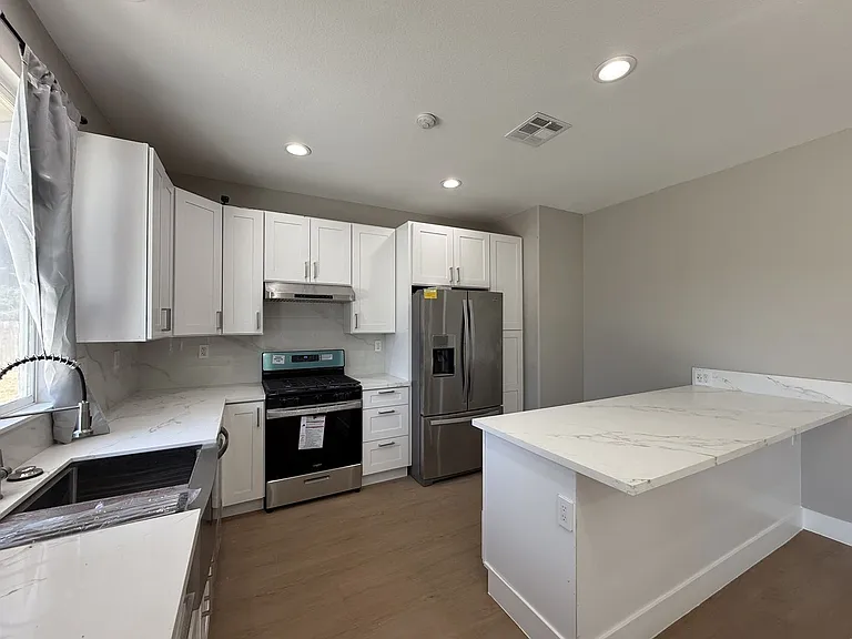 1786 Linn Way #1786 — Photo 5