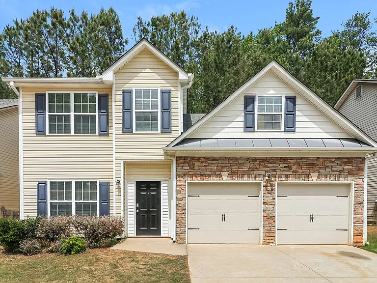 82 Brookvalley Ct W — Photo 1