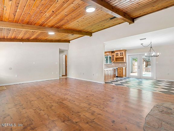 5th image of 109 OAK TREE Lane