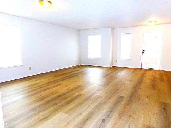 5th image of 10405 Splendor Way