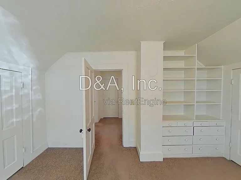 443 NW 14th St — Photo 9