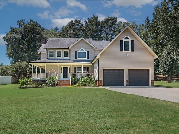 2nd image of 104 Hidden Creek Dr