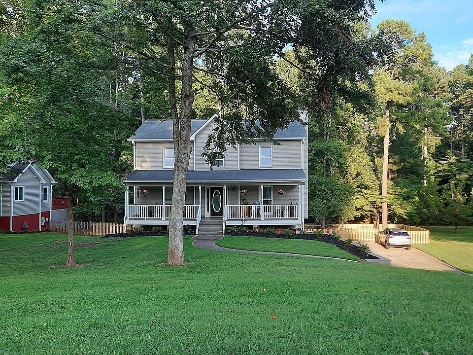 2nd image of 3920 Marguerite Dr NW