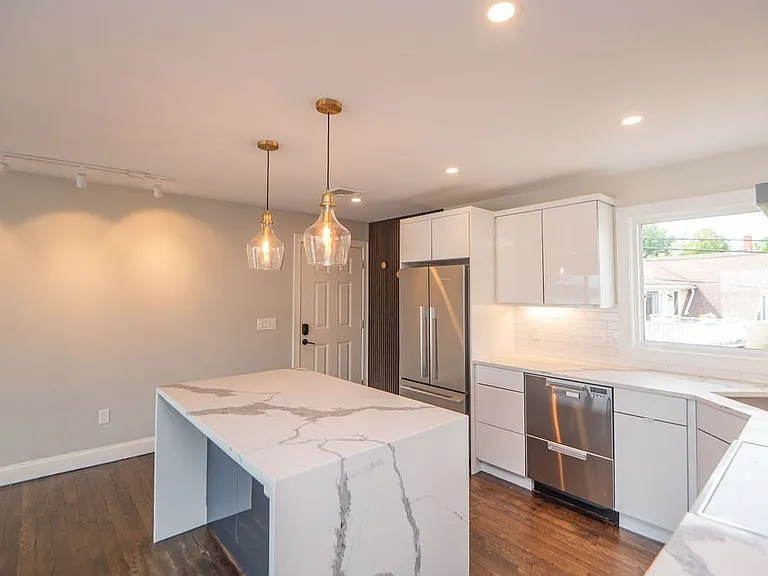82 Webb St #2L — Photo 4