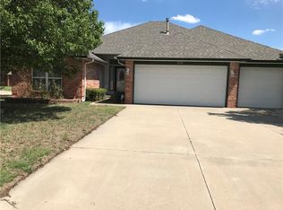 712 Gregg Ct, Yukon, OK 73099