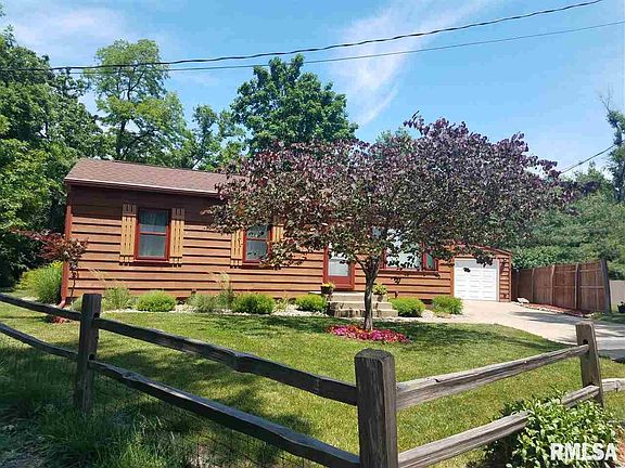 2nd image of 1001 Collins Ct
