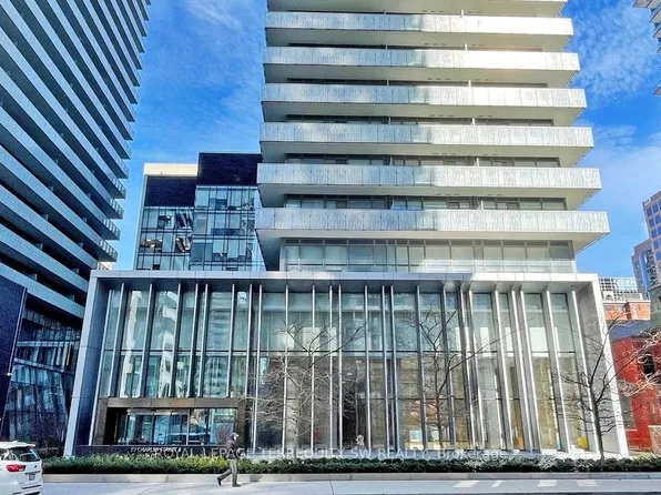 50 Charles St E #2712, Toronto, ON M4Y 0C3