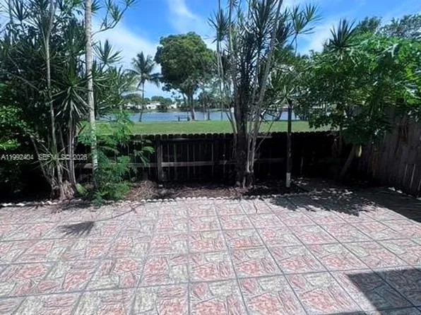 6713 SW 112th Ct, Miami, FL 33173