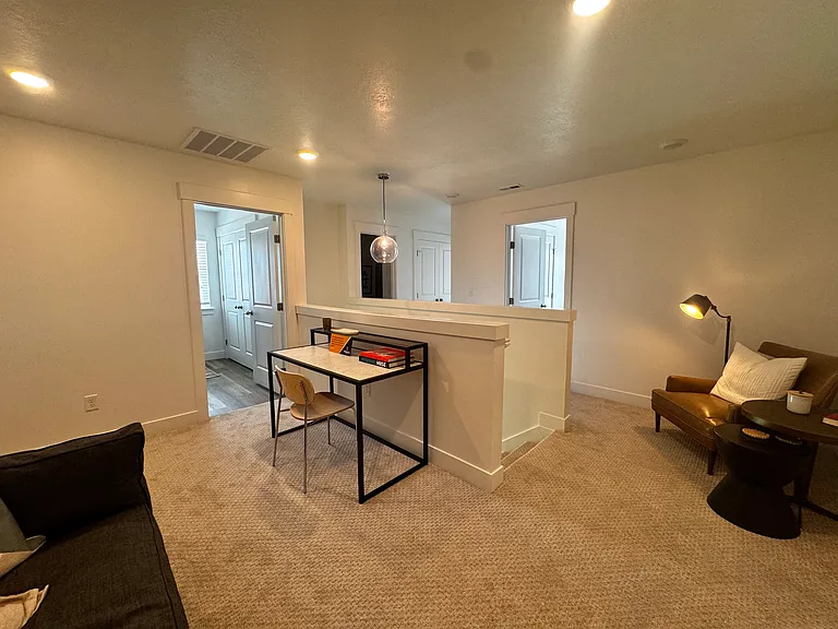 729 W 725 N — Photo 13