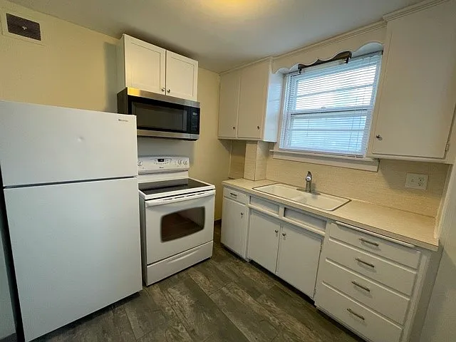 2345 F St — Photo 5