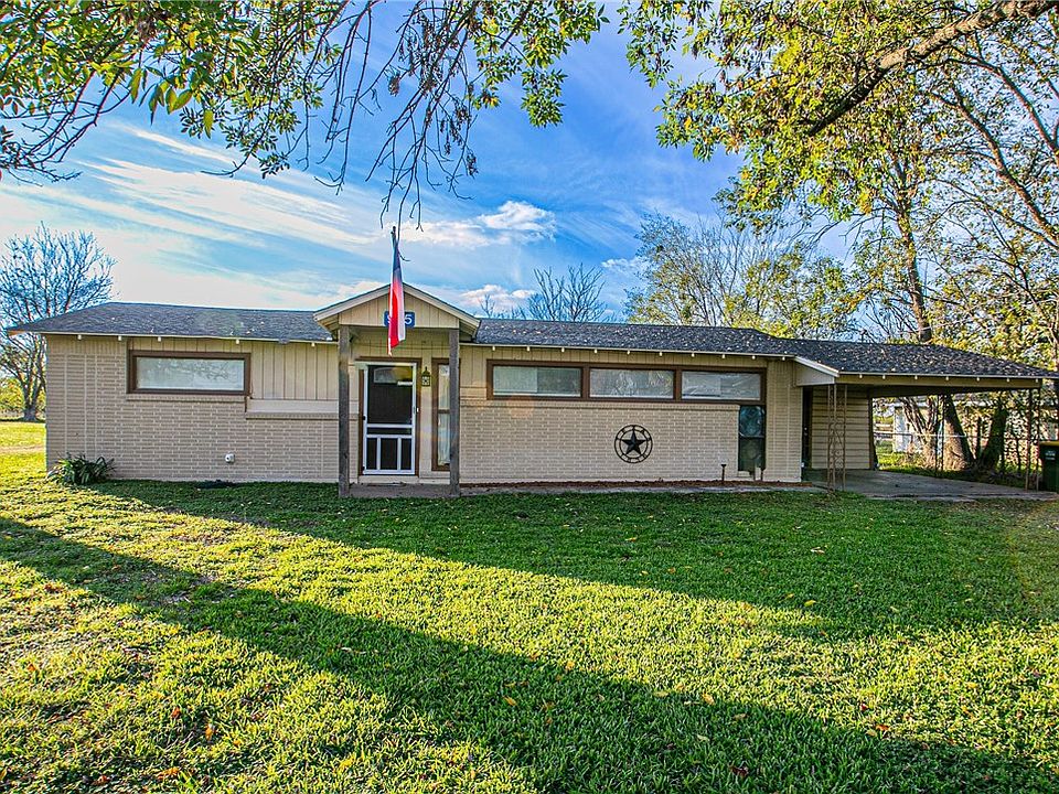 1st image of 915 McClintic Dr