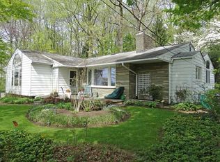 150 Camp Hill Rd, Fort Washington, PA 19034